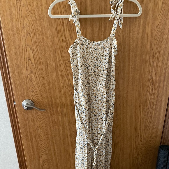 Abercrombie and fitch floral jumpsuit with tie - Picture 3 of 6